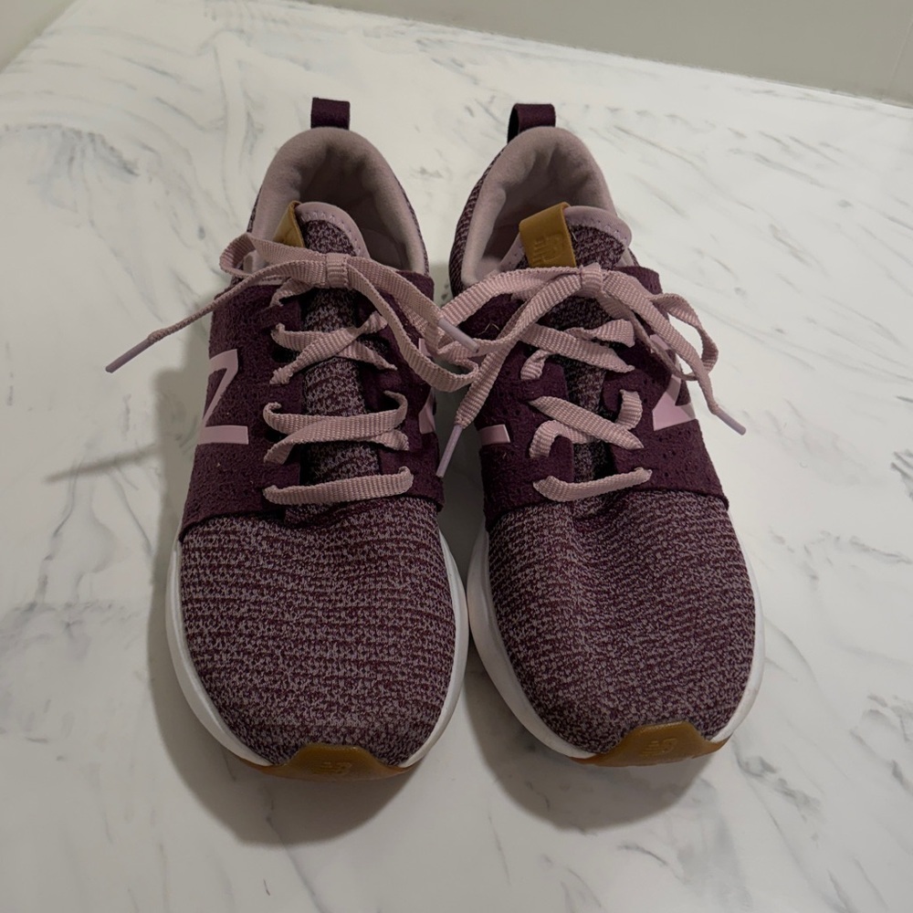New Balance Burgundy Knit Sneakers |size 9.5
Very good condition - Picture 2 of 5